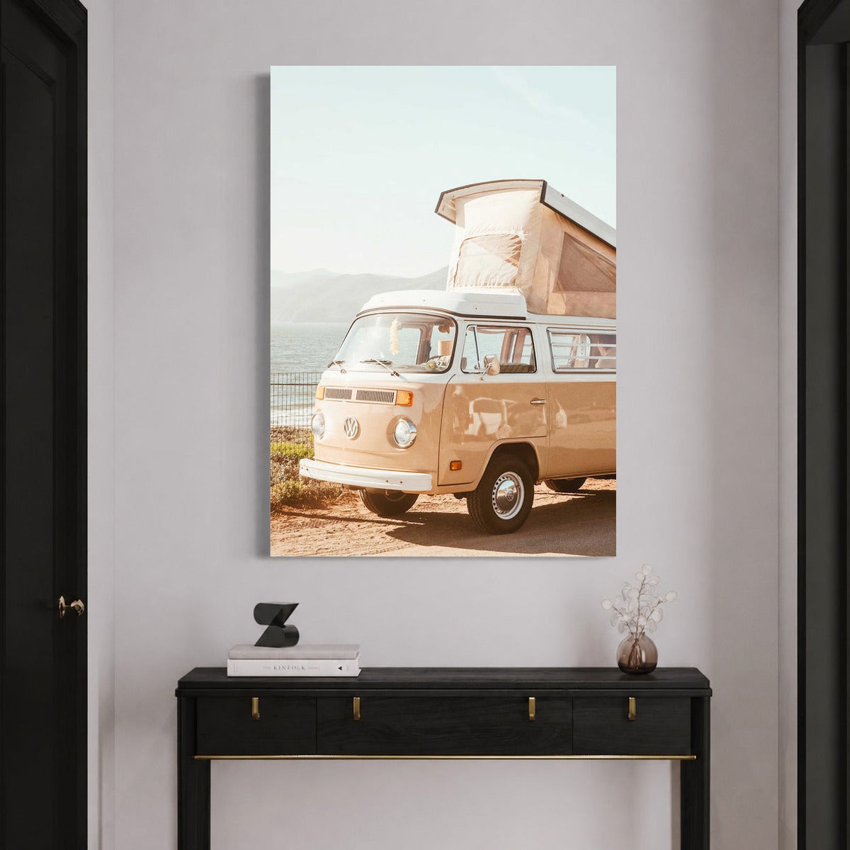Camper van - Volkswagen — sur le mur