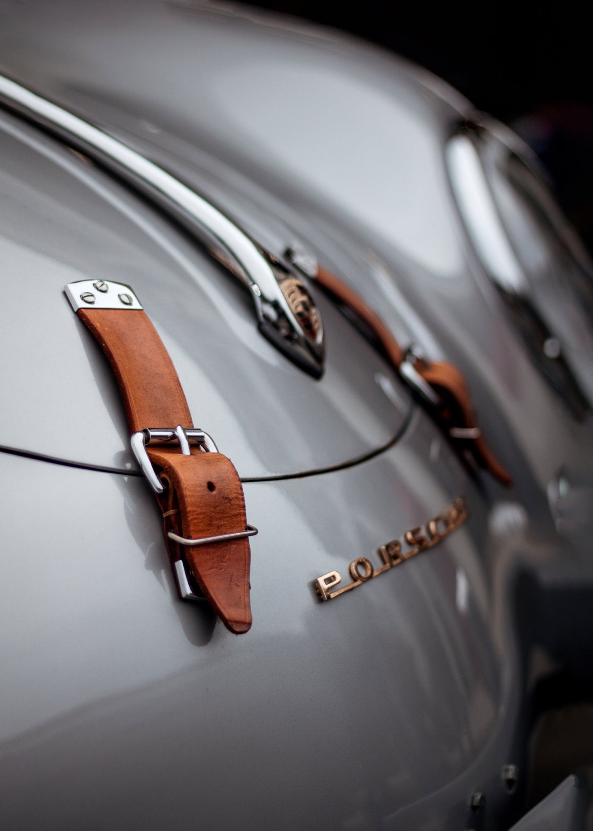 Le Détail Porsche — sur le mur